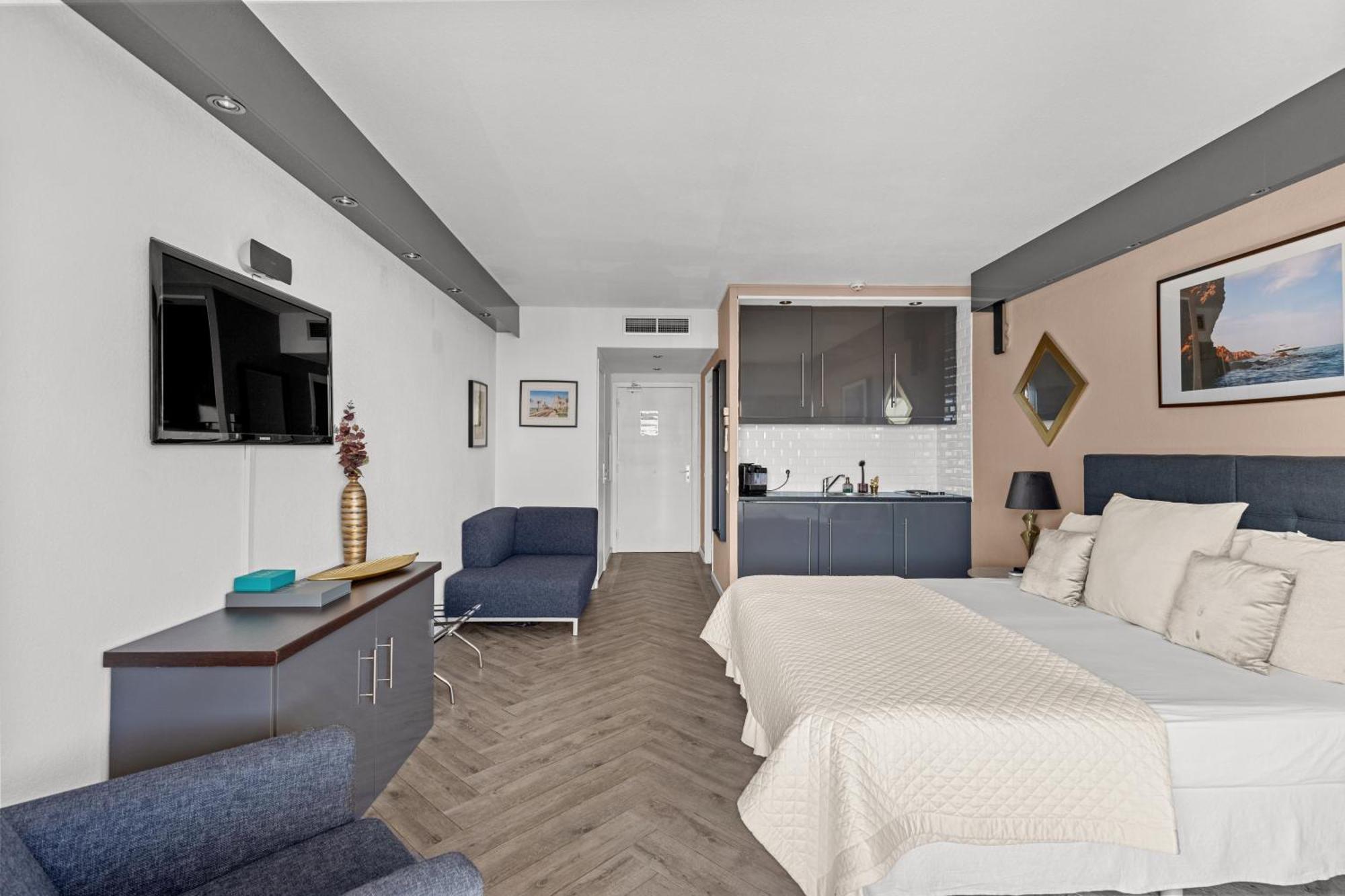 Riviera Beach Hotel Mandelieu 外观 照片