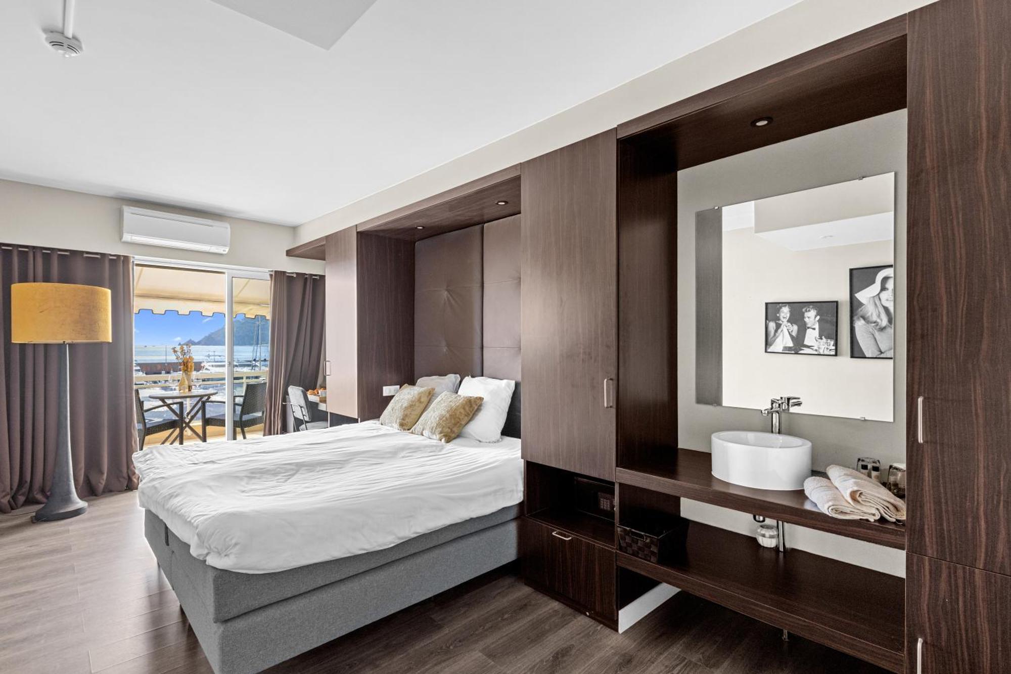 Riviera Beach Hotel Mandelieu 外观 照片